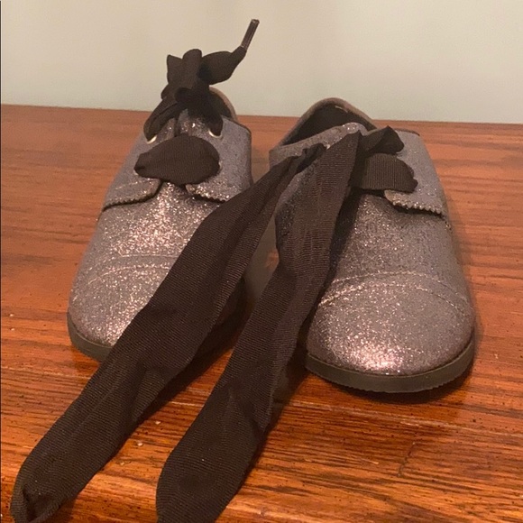 🌟🥳HP🥳🌟 Oxfords sparkly and bows! Say yes! - Picture 7 of 9